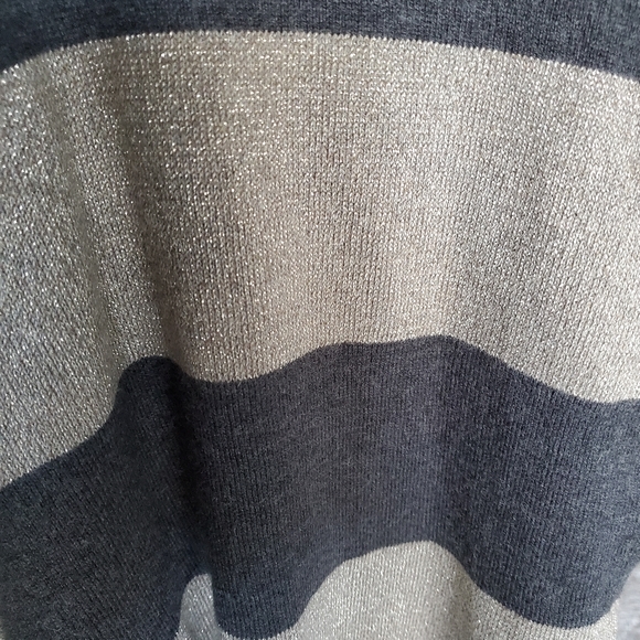 Banana Republic Striped Sweater - Picture 5 of 5